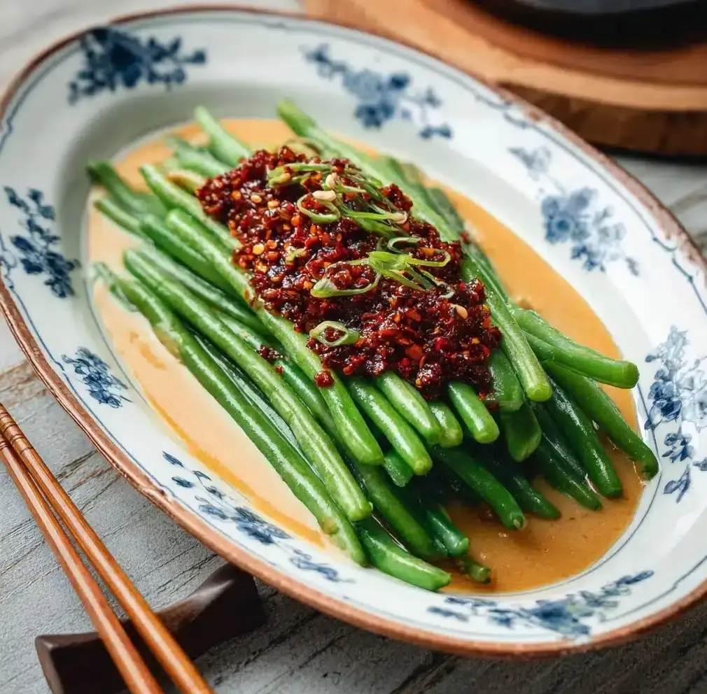Green Beans with Spicy Peanut Sauce Recipe - Recipe Image